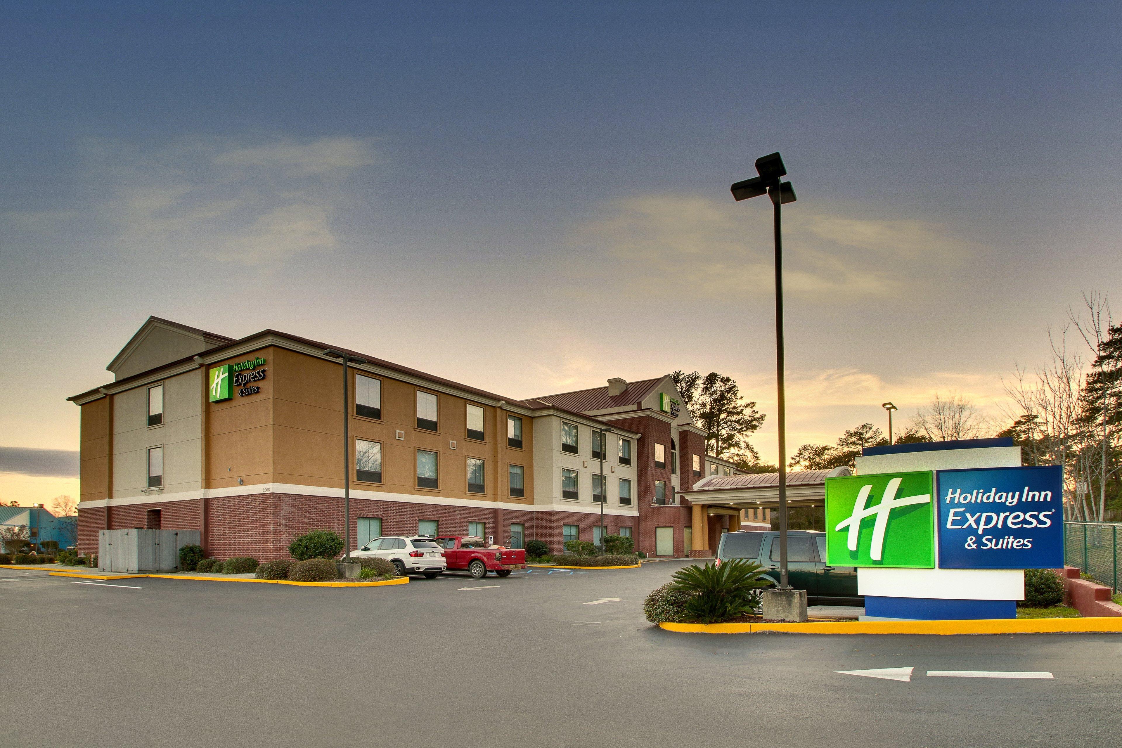 Holiday Inn Express & Suites Laurel, An Ihg Hotel Exterior photo